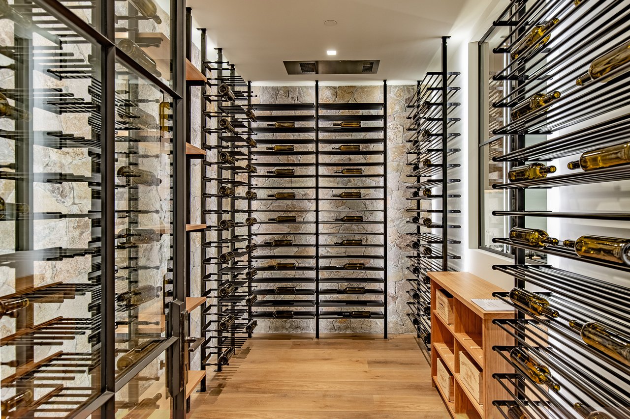 The Pinnacle of Ultra-Luxury Living in the Heart of Woodside