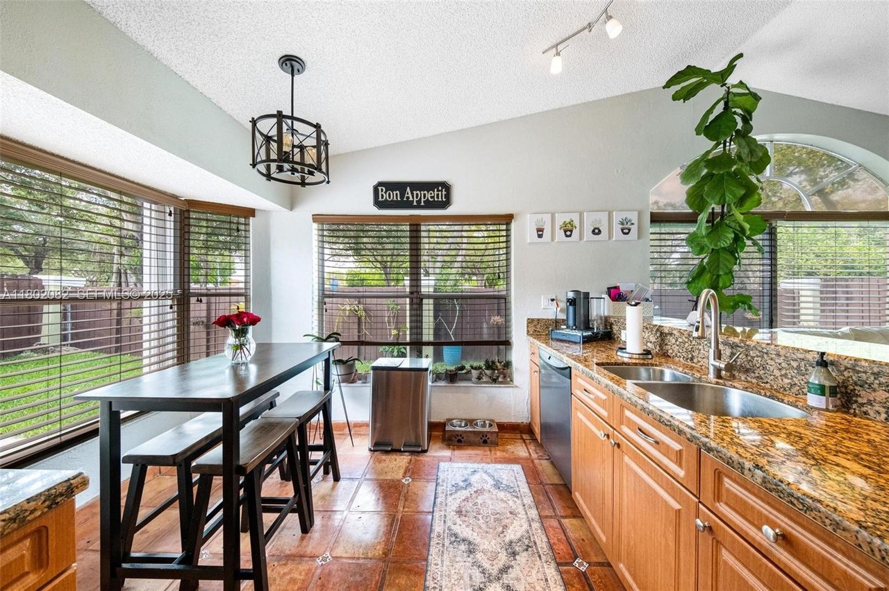 miami-florida-home-sold-kitchen-2