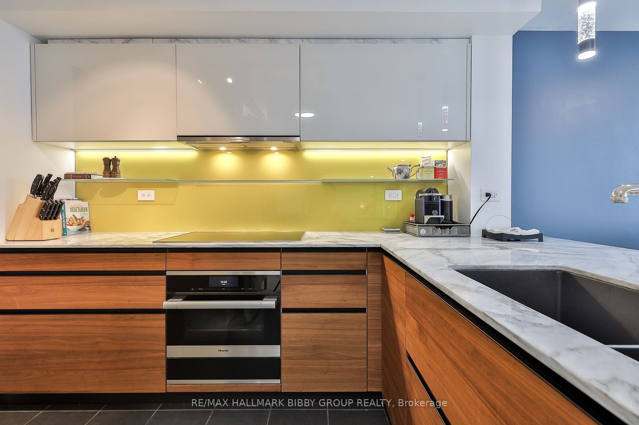 ST. LAWRENCE MARKET LUXURY FEATURE