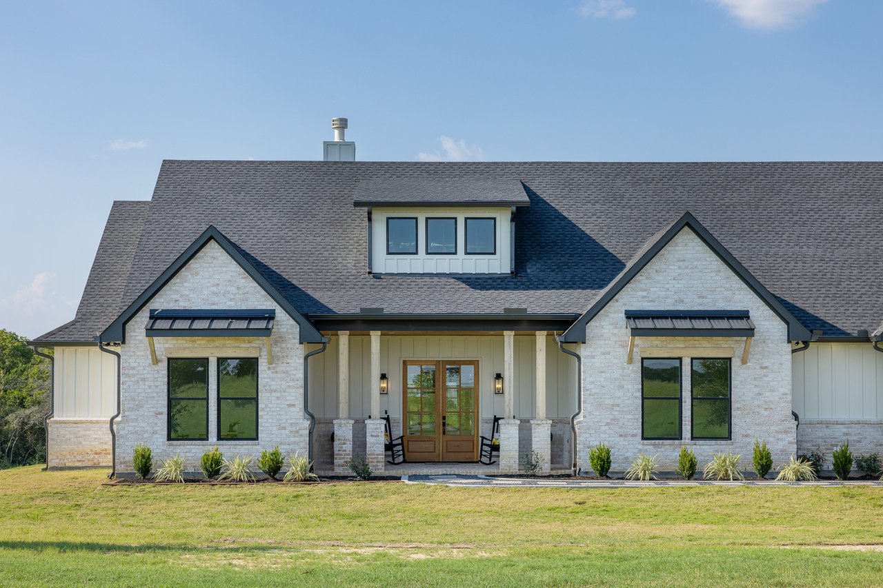 Luxury Living Close to Houston