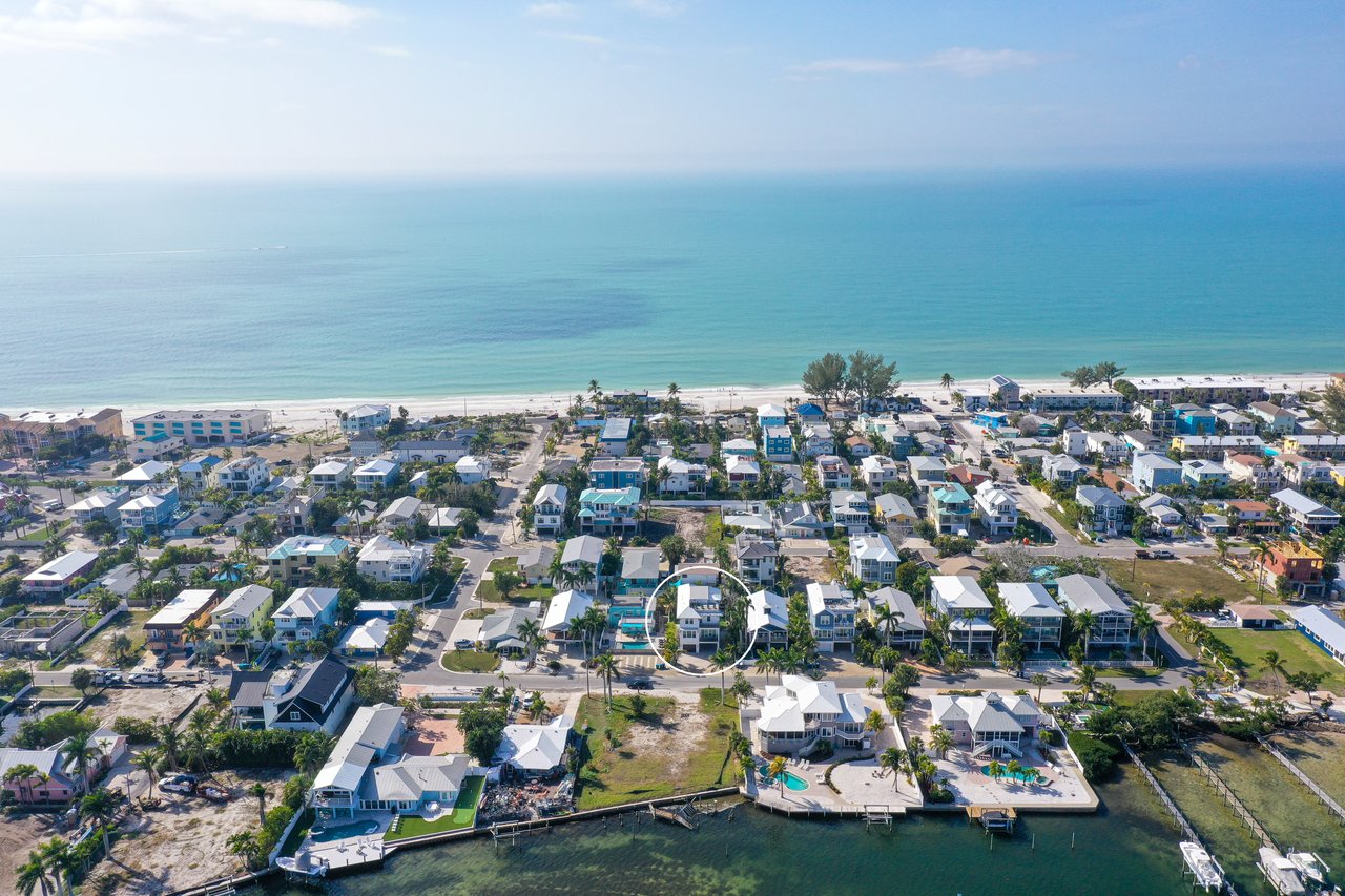 2206 Avenue A, Bradenton Beach, Florida