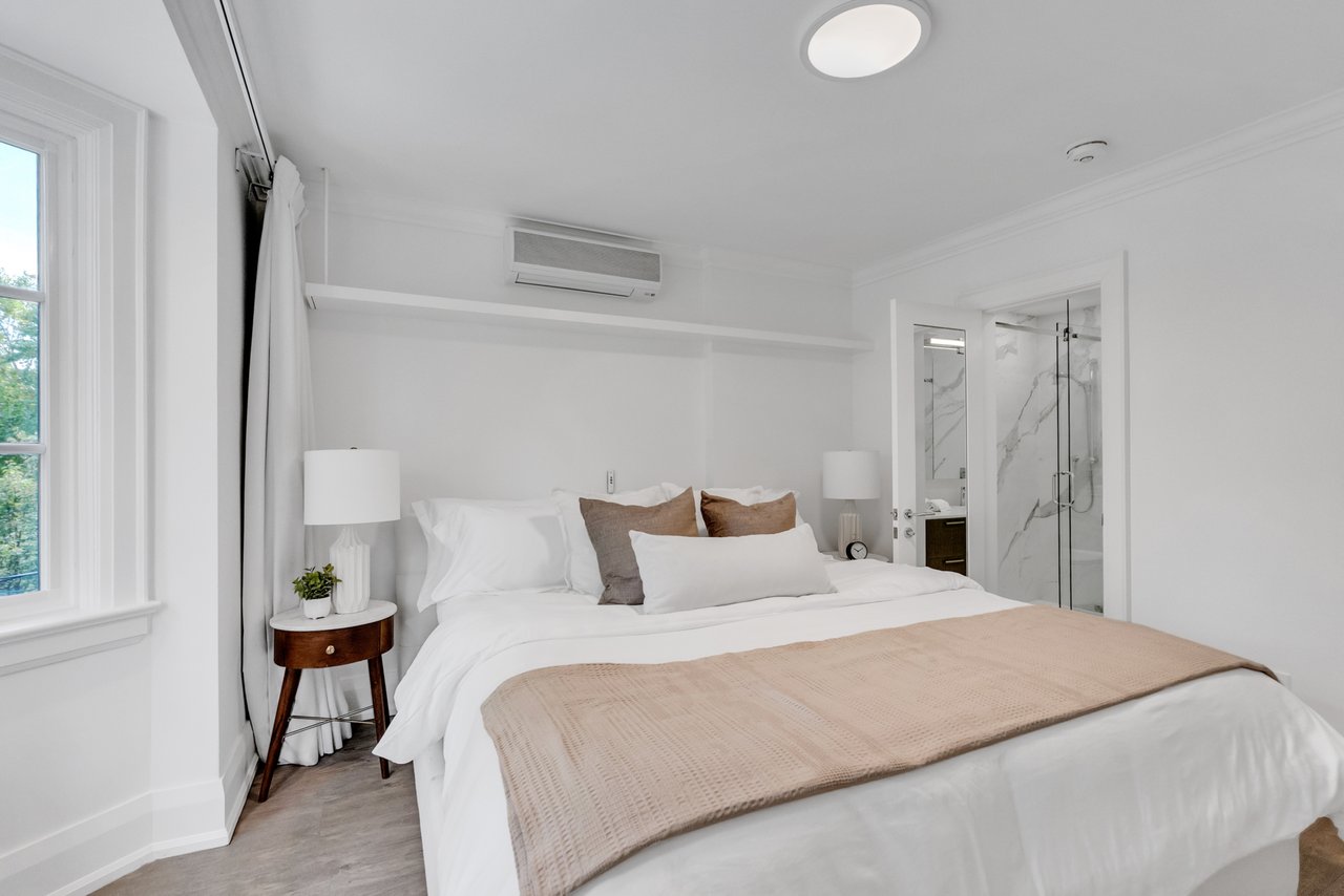 Gorgeous Upgraded Residence