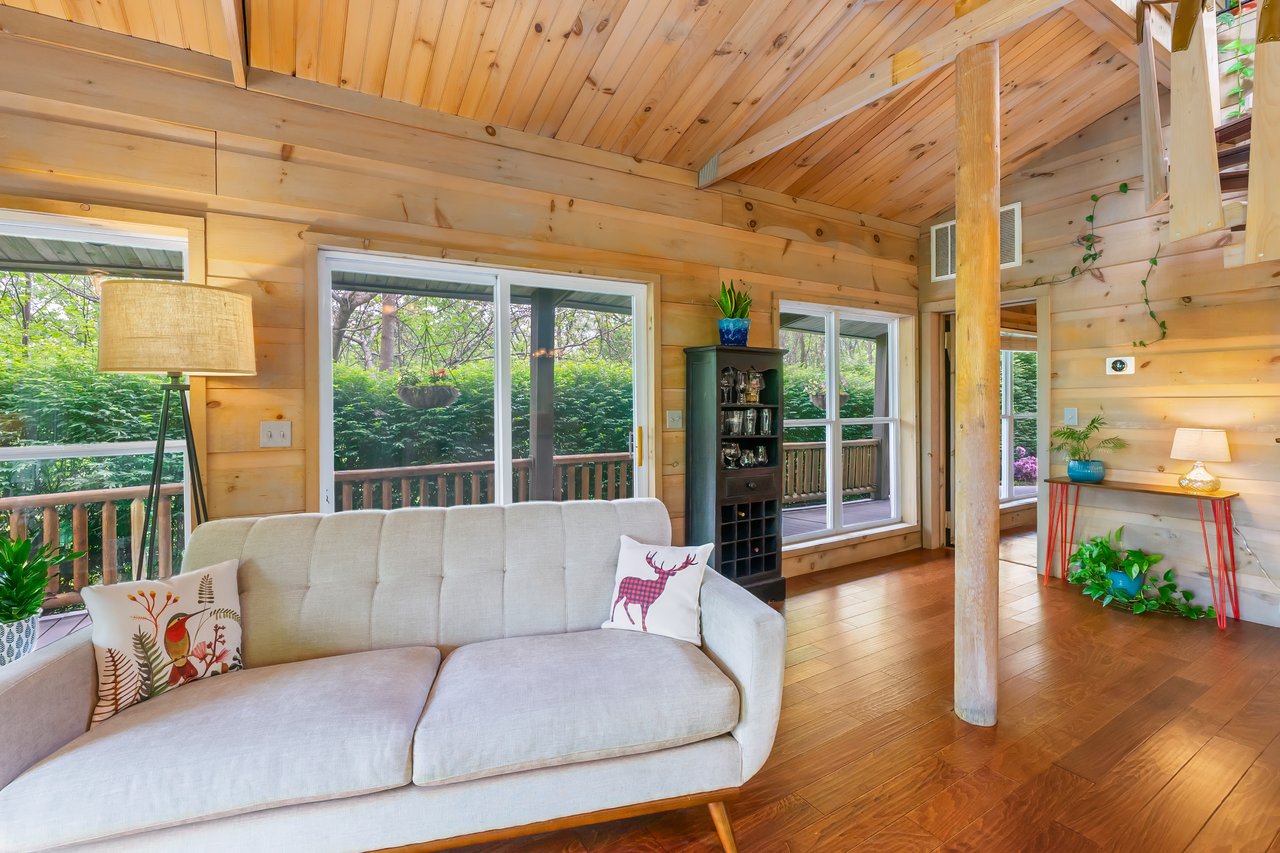 438 PALMETTO DR