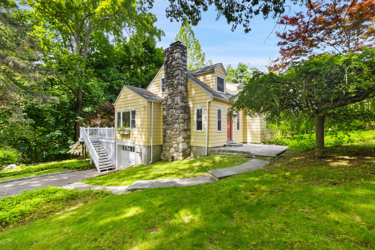 65 Laurelton Road