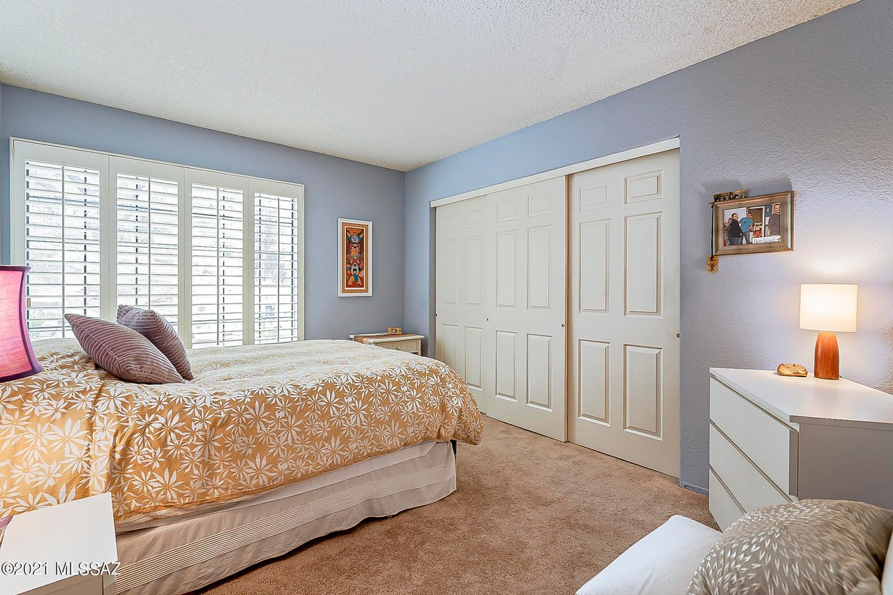 1323 E Stoney Canyon Cir