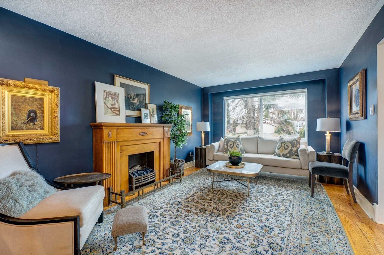 3455 Nadine Cres