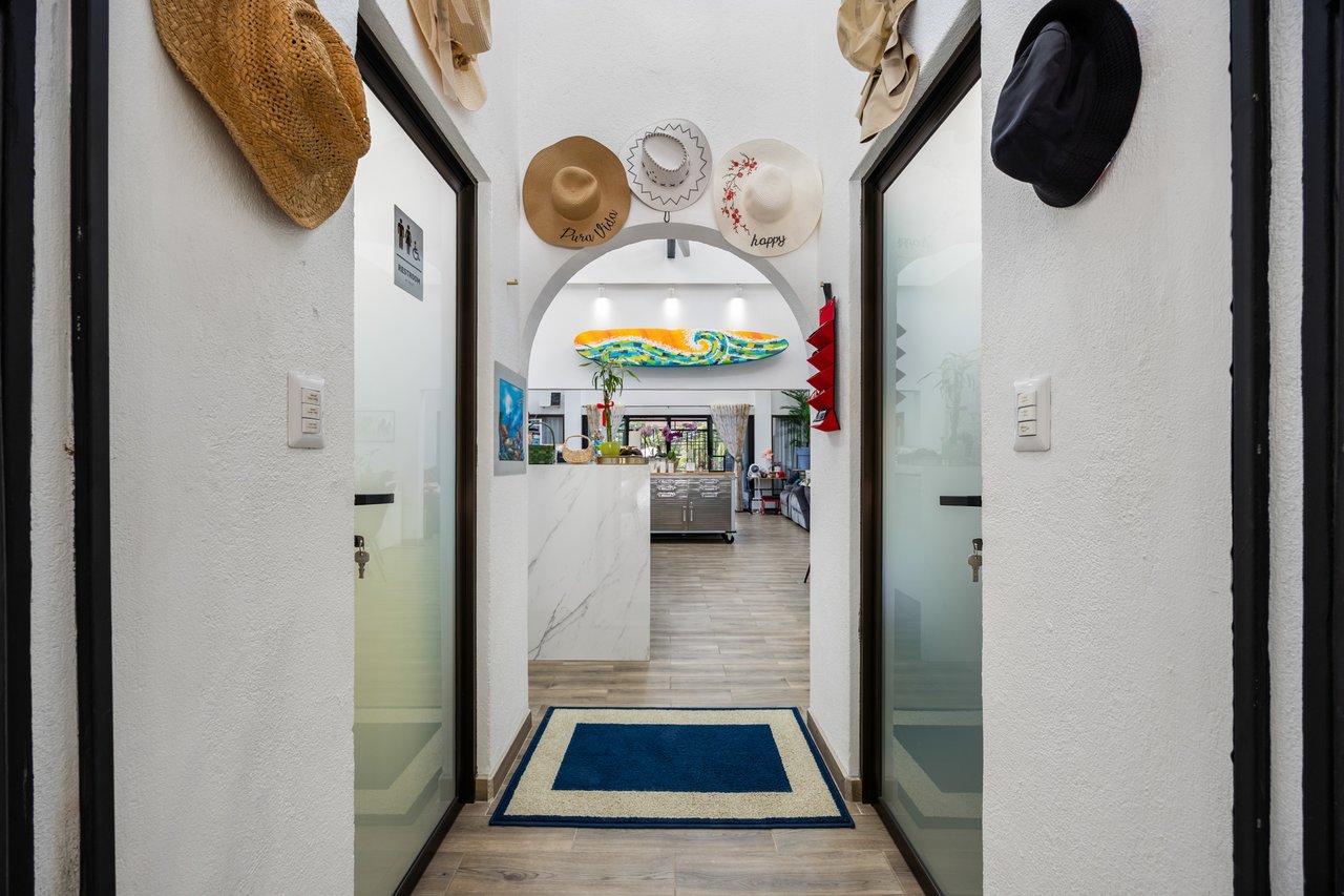 Casa Brillante & Casita Cinco Playas | Modern Home with Guest Casita, Pool & Mountain Views in Huacas