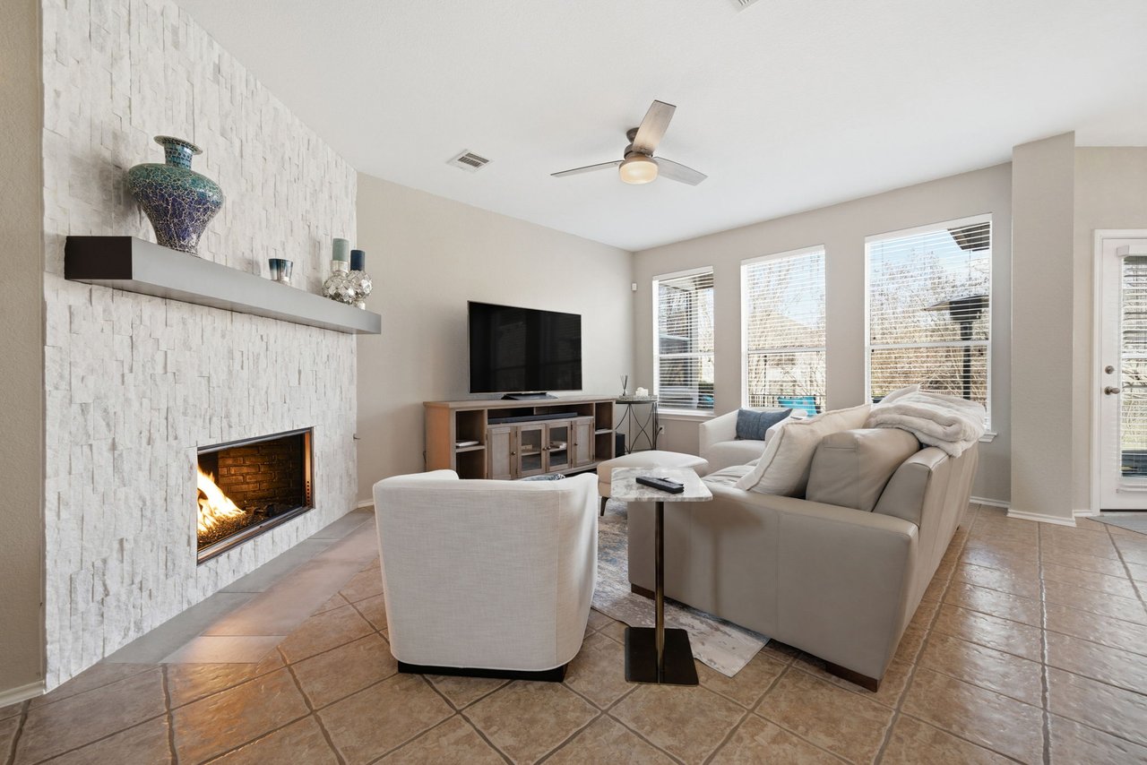 Elegantly Updated Lakeway Retreat w/ New Roof