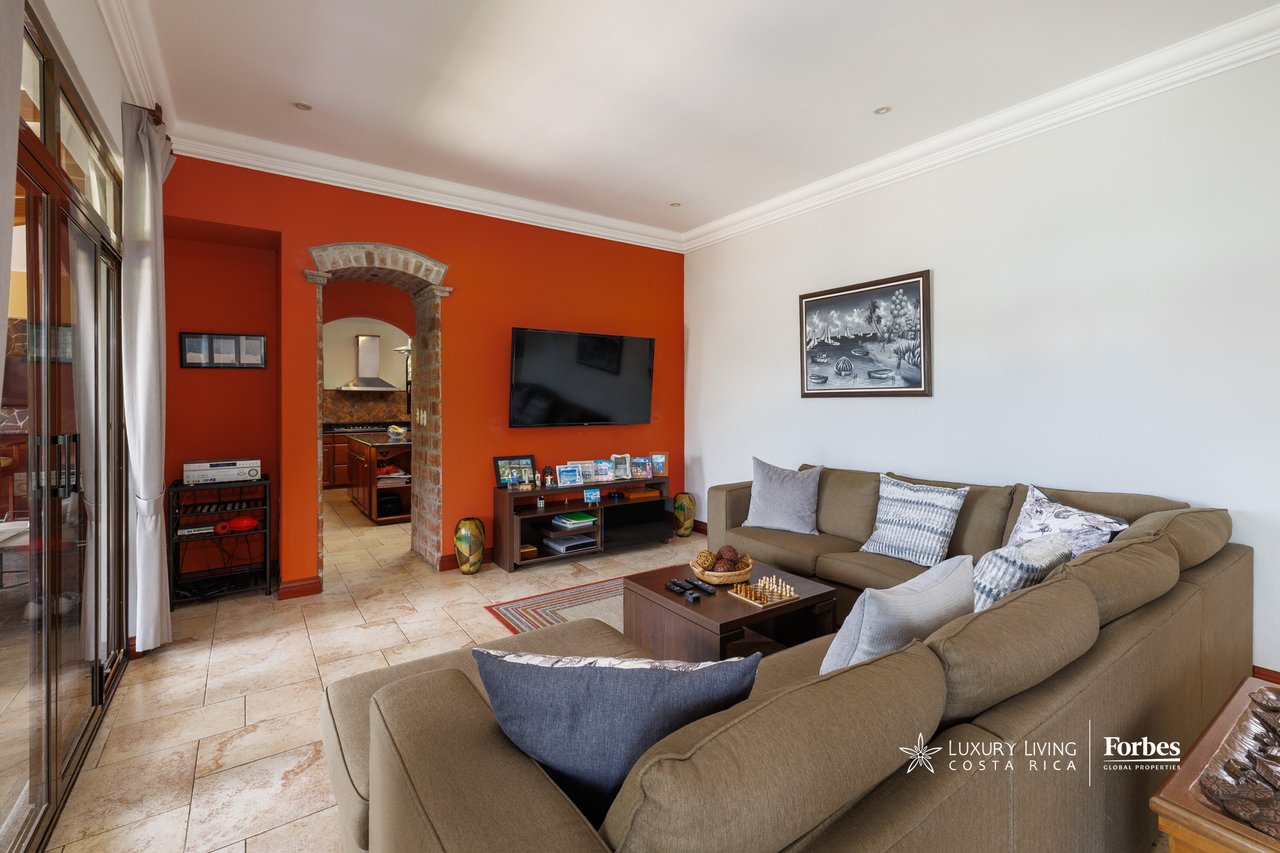 21471 - Luxury colonial house with 4 bedrooms, office, terrace and pool