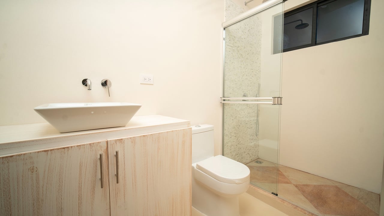 Casa Dos Rosas | Near the Coast House For Sale in Tamarindo