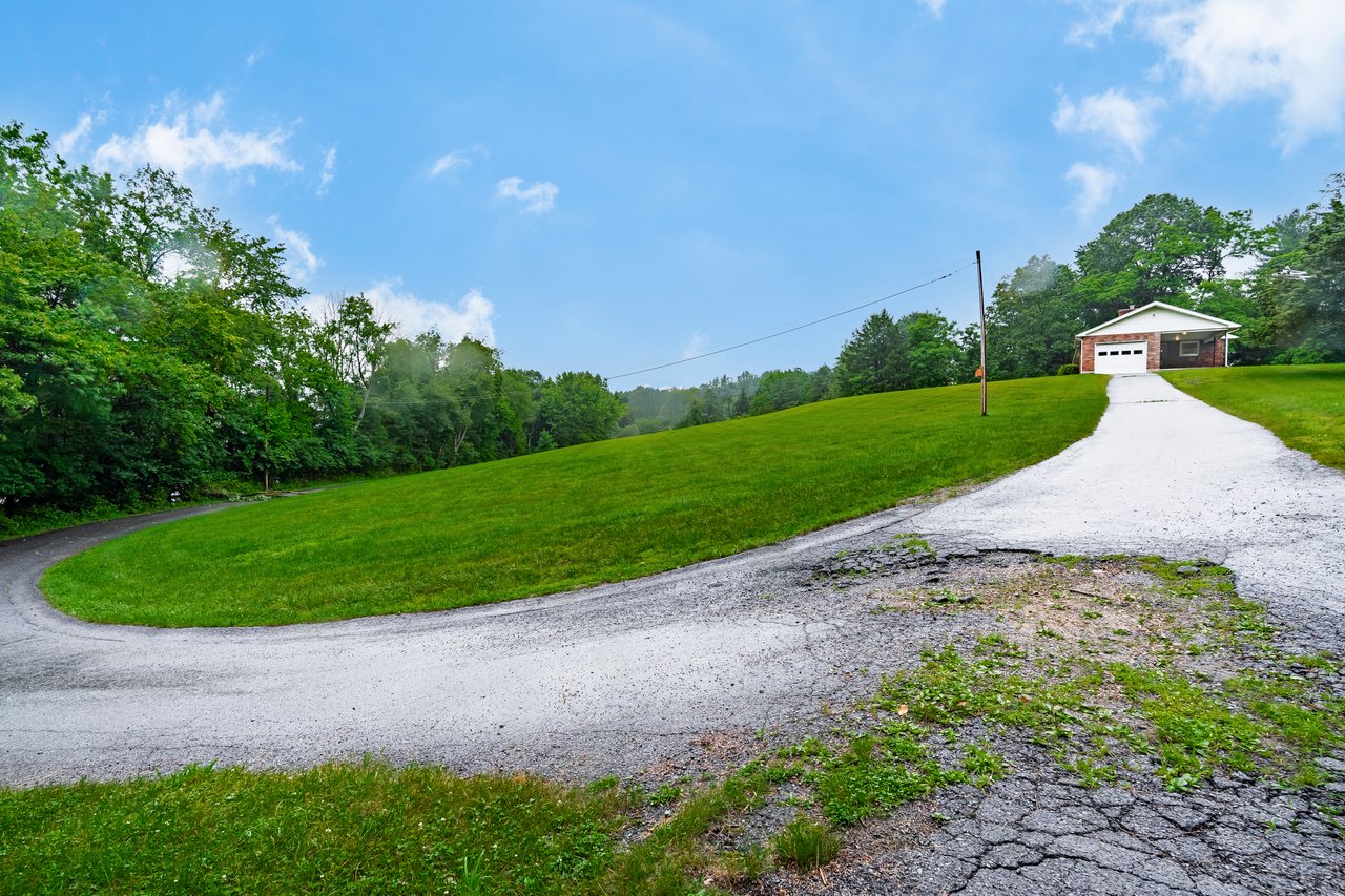 2186 Polk Valley Road