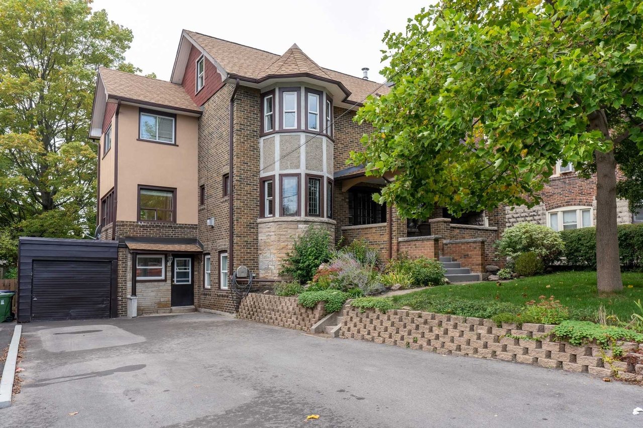 150 Fallingbrook Rd