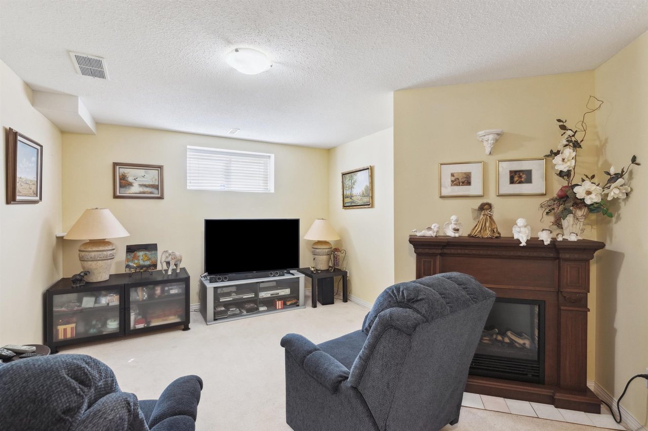 49-17097 64 Avenue, Surrey