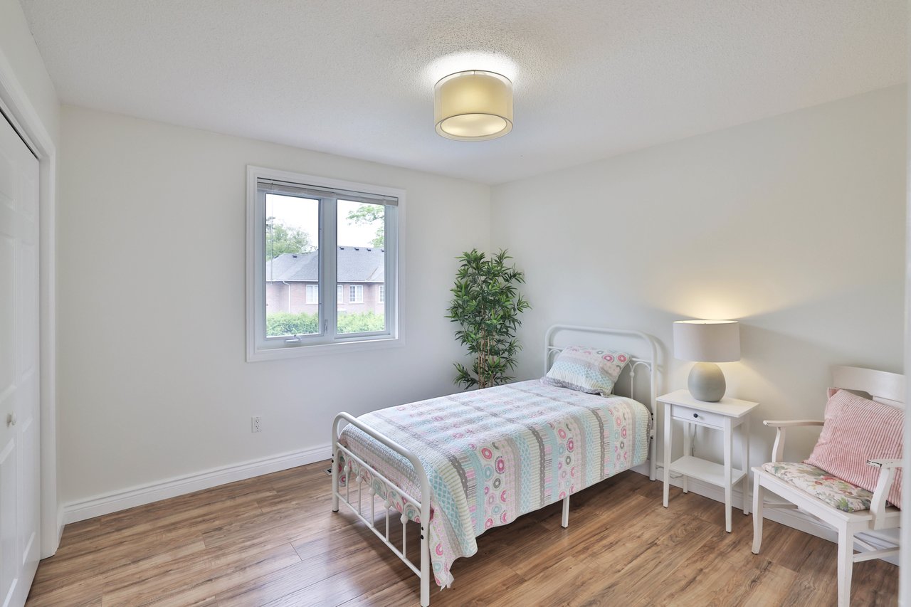 4220 Spruce Avenue, Burlington