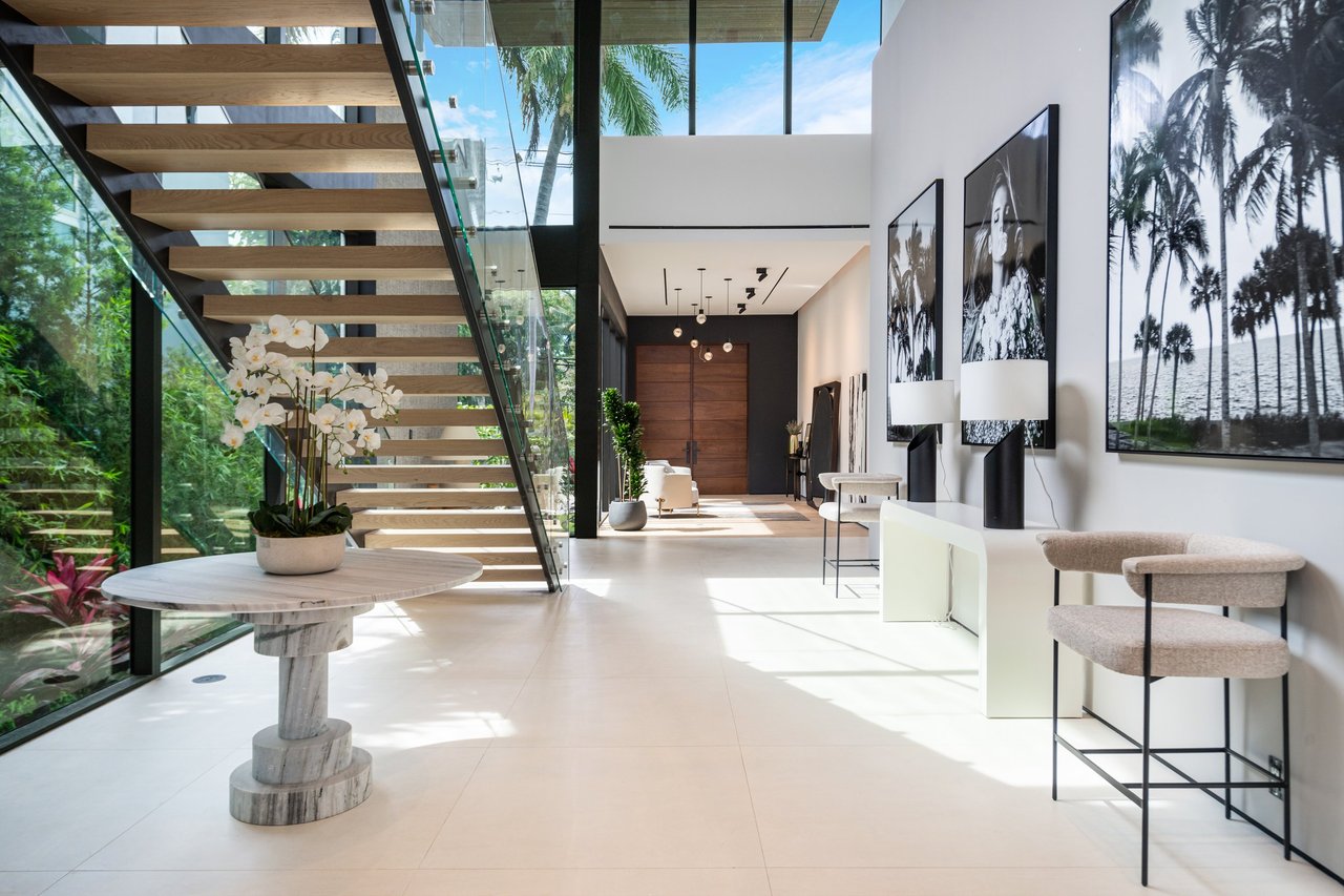 February 2025 | Sabal Development, led by Pascal Nicolai, Finalizes $20.6 Million Sale of Exquisite Venetian Island Estate
