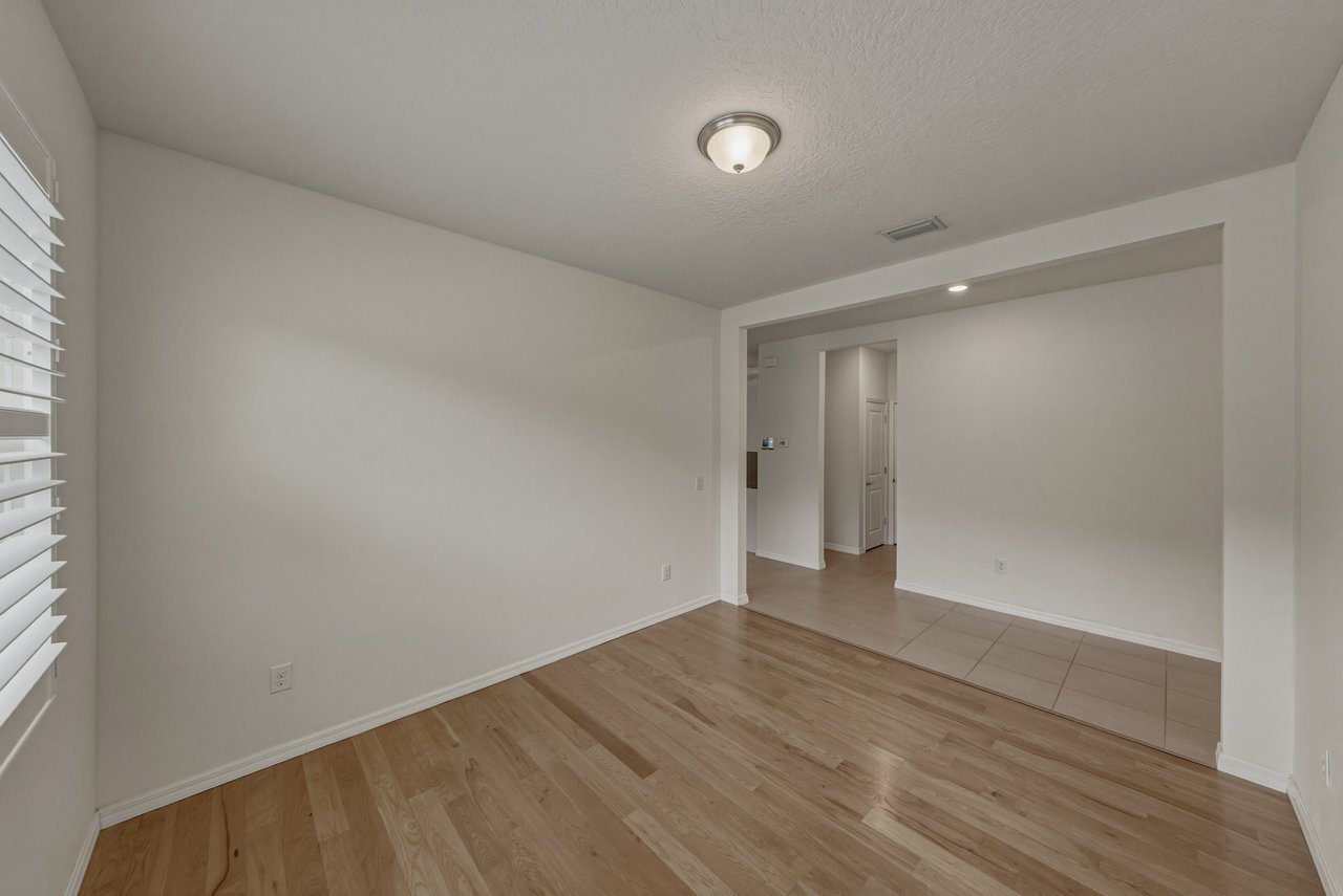 12322 EASTPOINTE DR