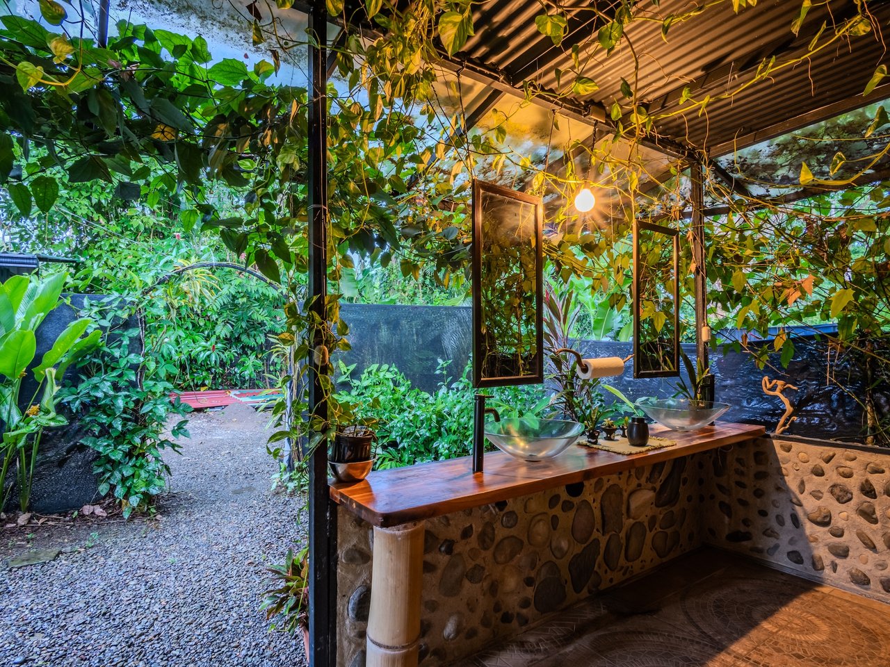 Turnkey Jungle Hostel with 16 Beds, Pool & Strong Revenue Potential Near Marino Ballena National Park