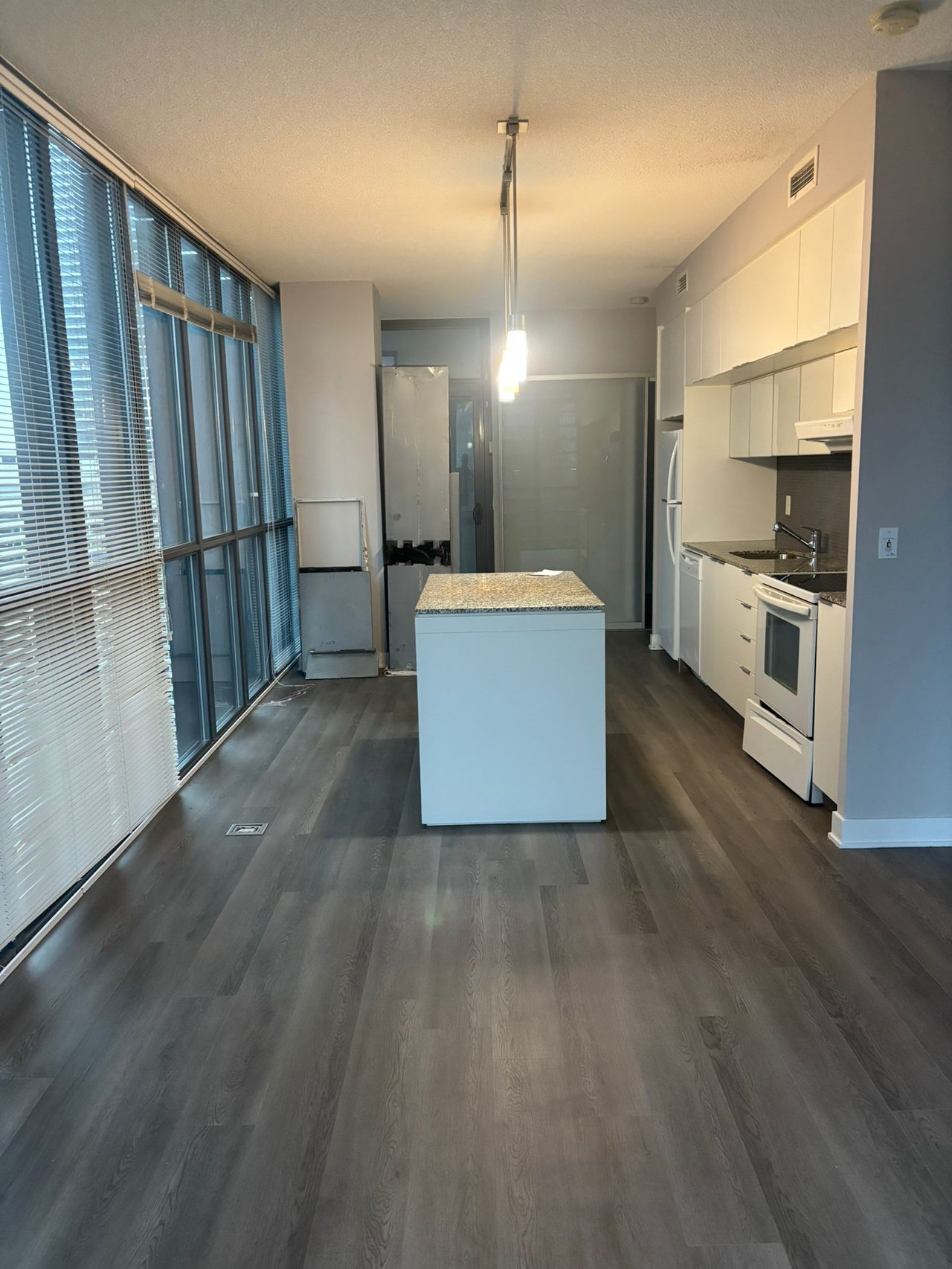 110 Charles St E #2807