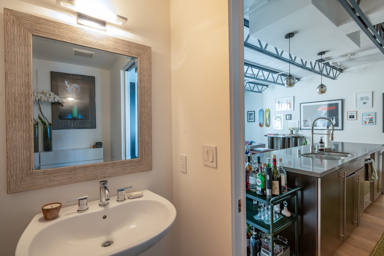 1250 N Harper Ave Unit: 411