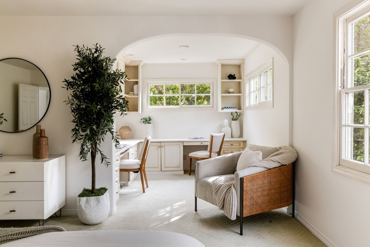 Beverlywood Residence