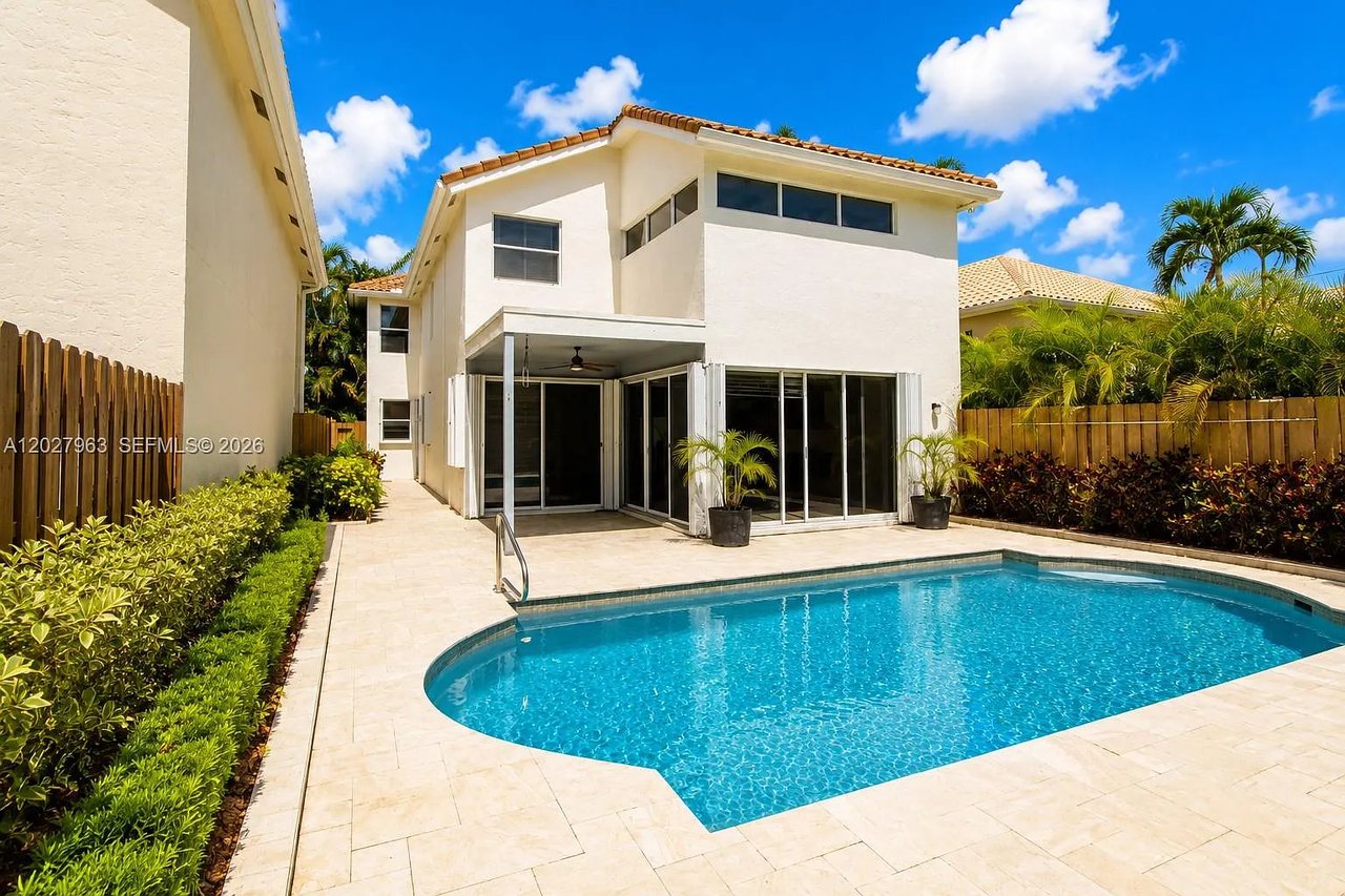 6646 NW 25th Ter