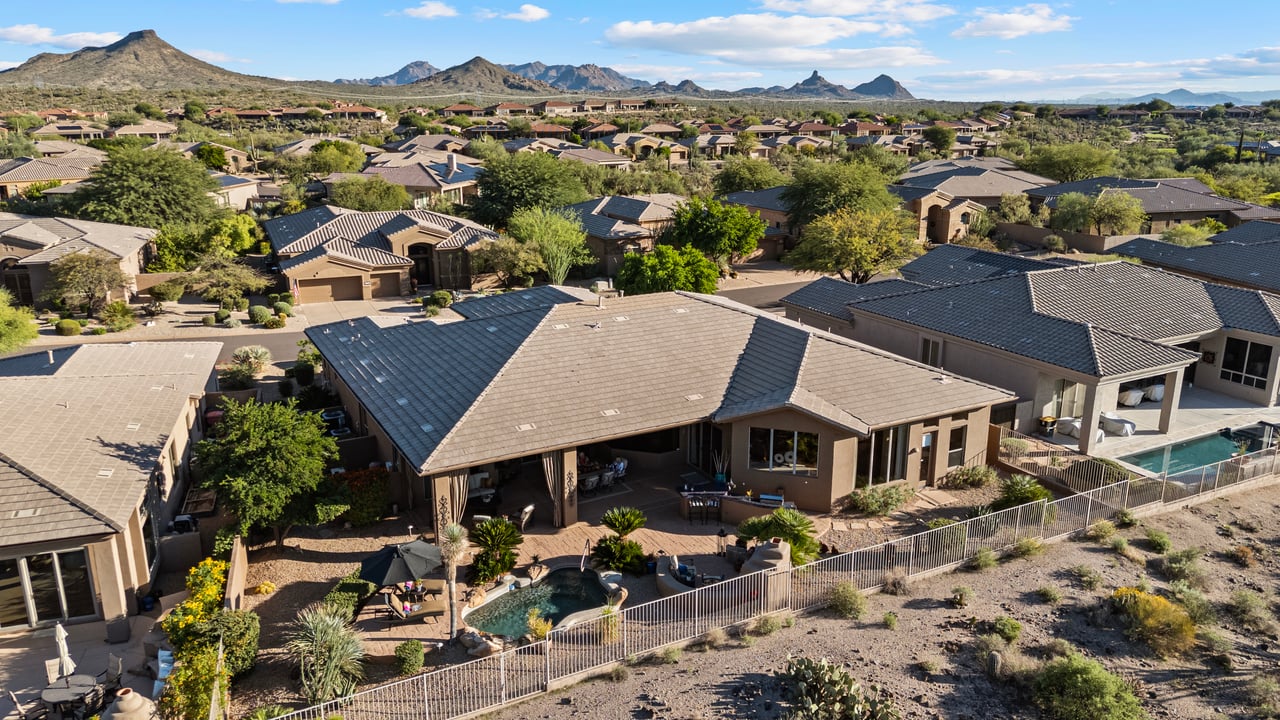 9812 E ROADRUNNER Drive