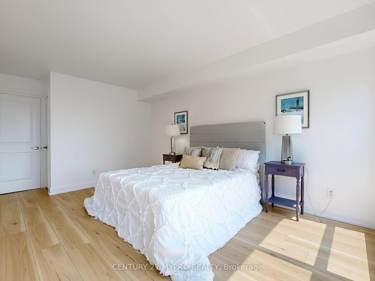 HOLLYWOOD PLAZA PENTHOUSE