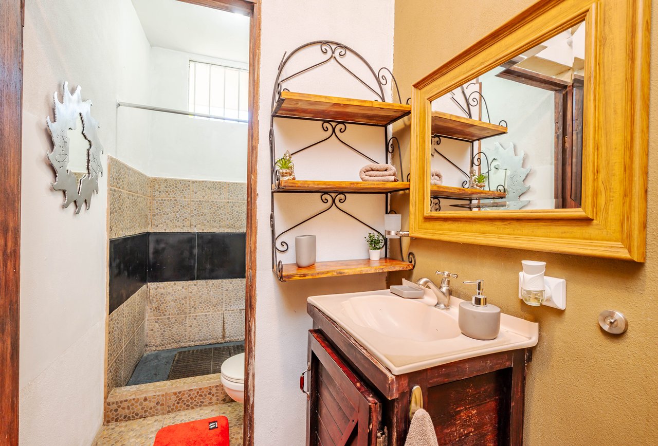 Cornett Retreat | Multi-Unit Colonial Compound 10 Mins to Playa Grande