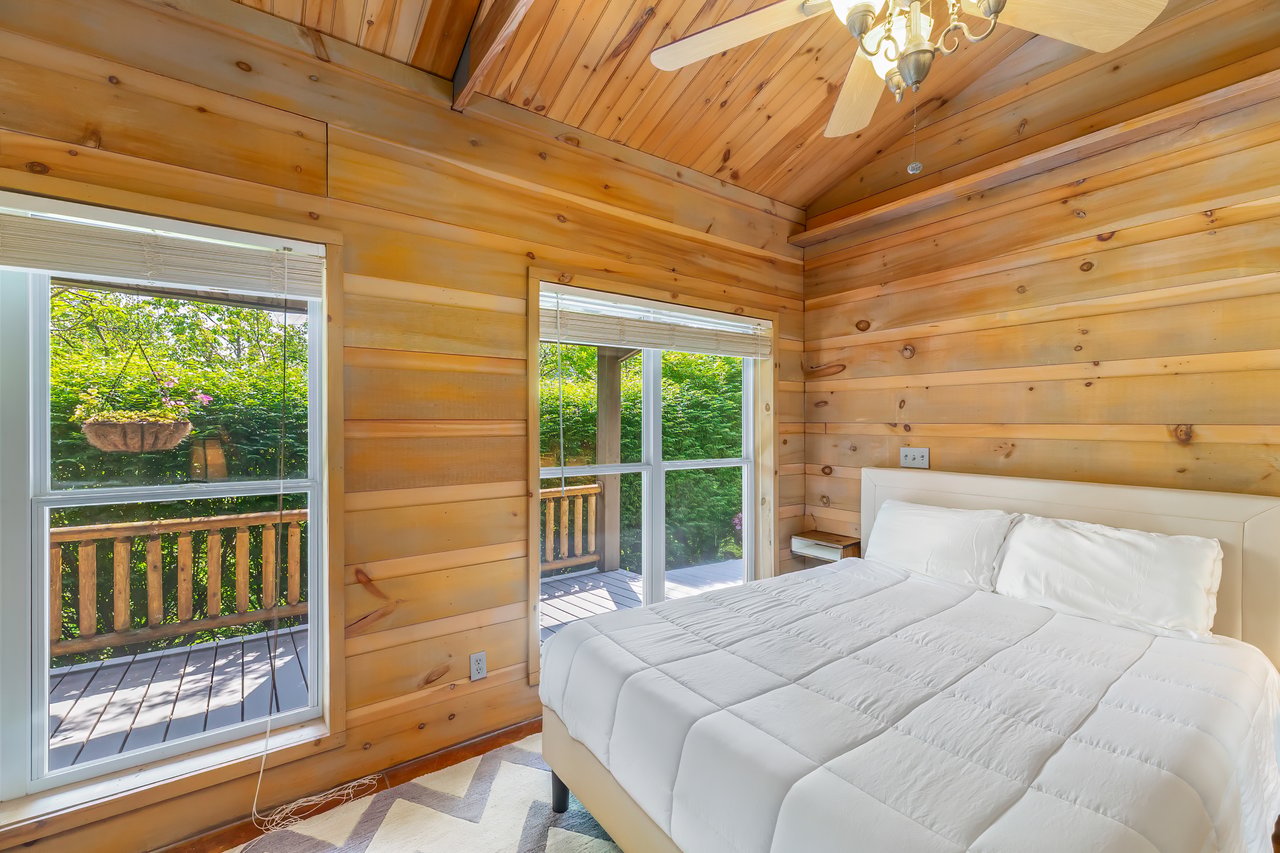 438 PALMETTO DR