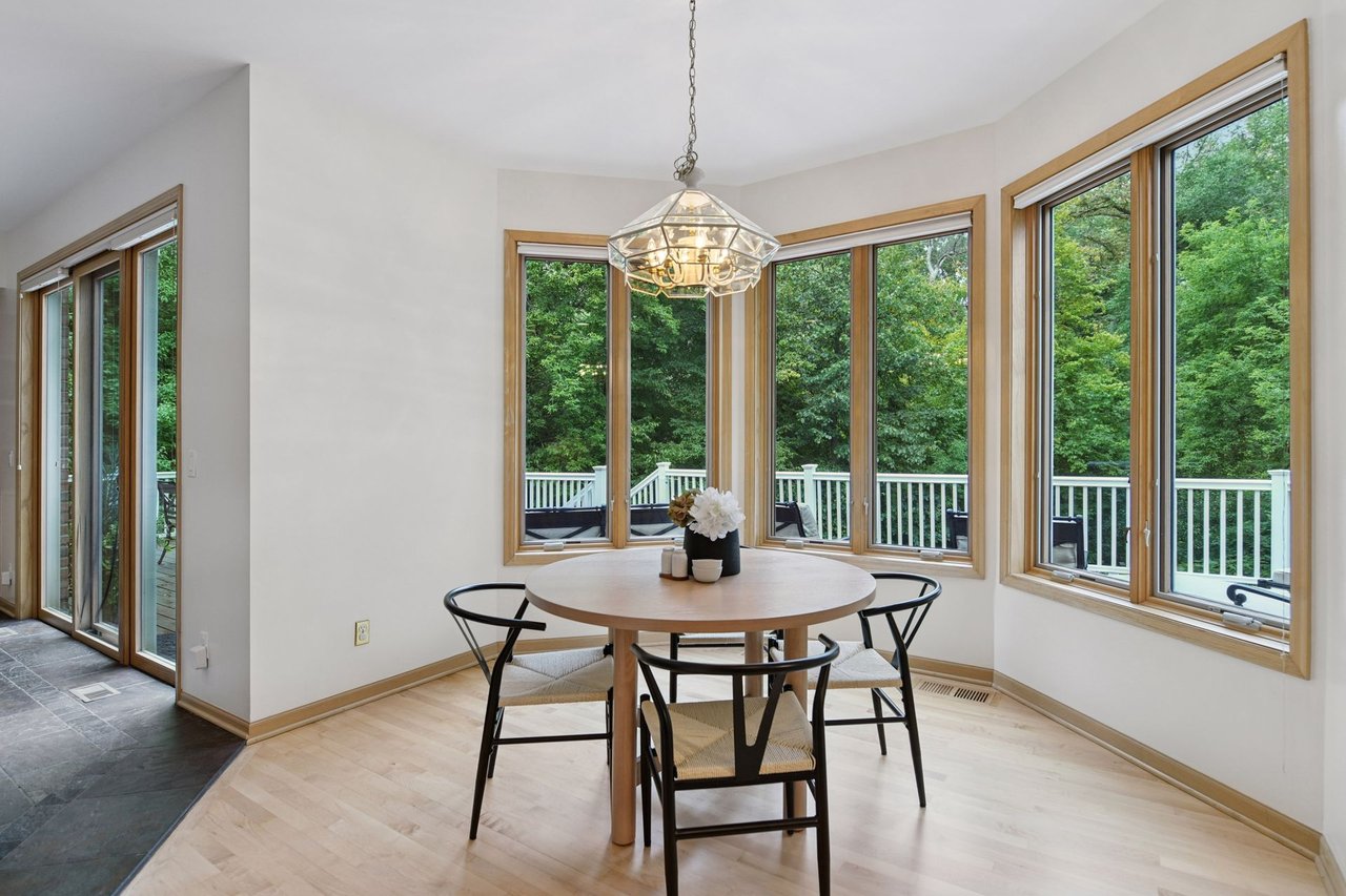 2487 Crowne Hill Road, Minnetonka