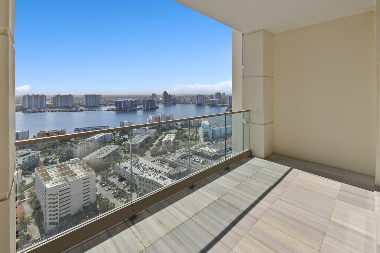 17901 Collins Ave # 3003