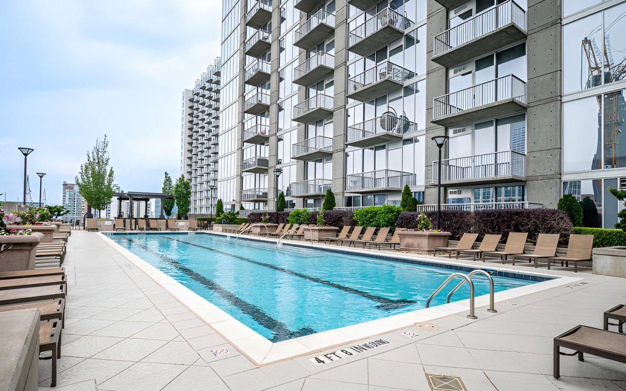 6 Jealousy-Inducing Homes with Spectacular Pools