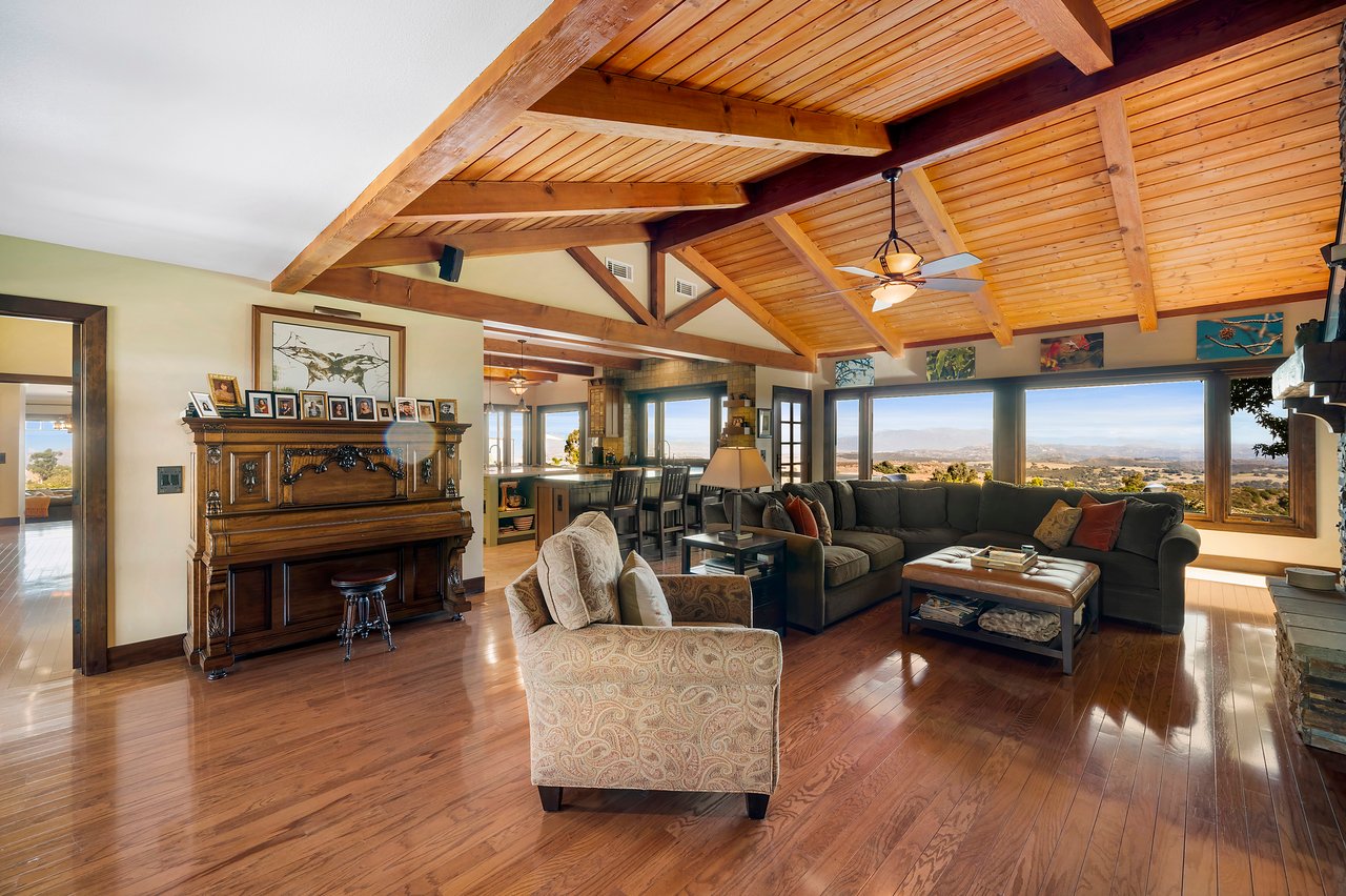 41005 Valle Vista