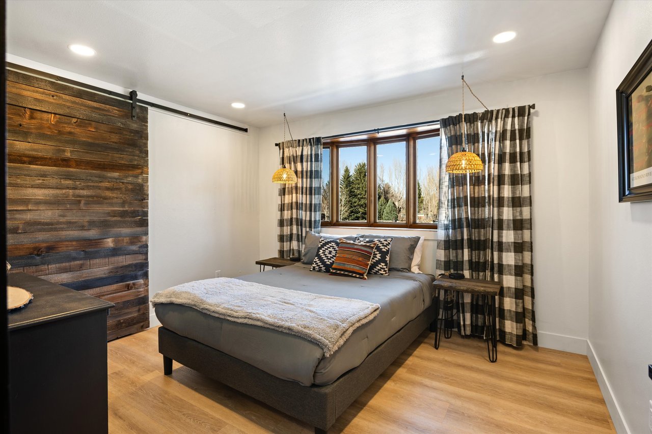 Beautifully Remodeled Home in the Heart of the Valley