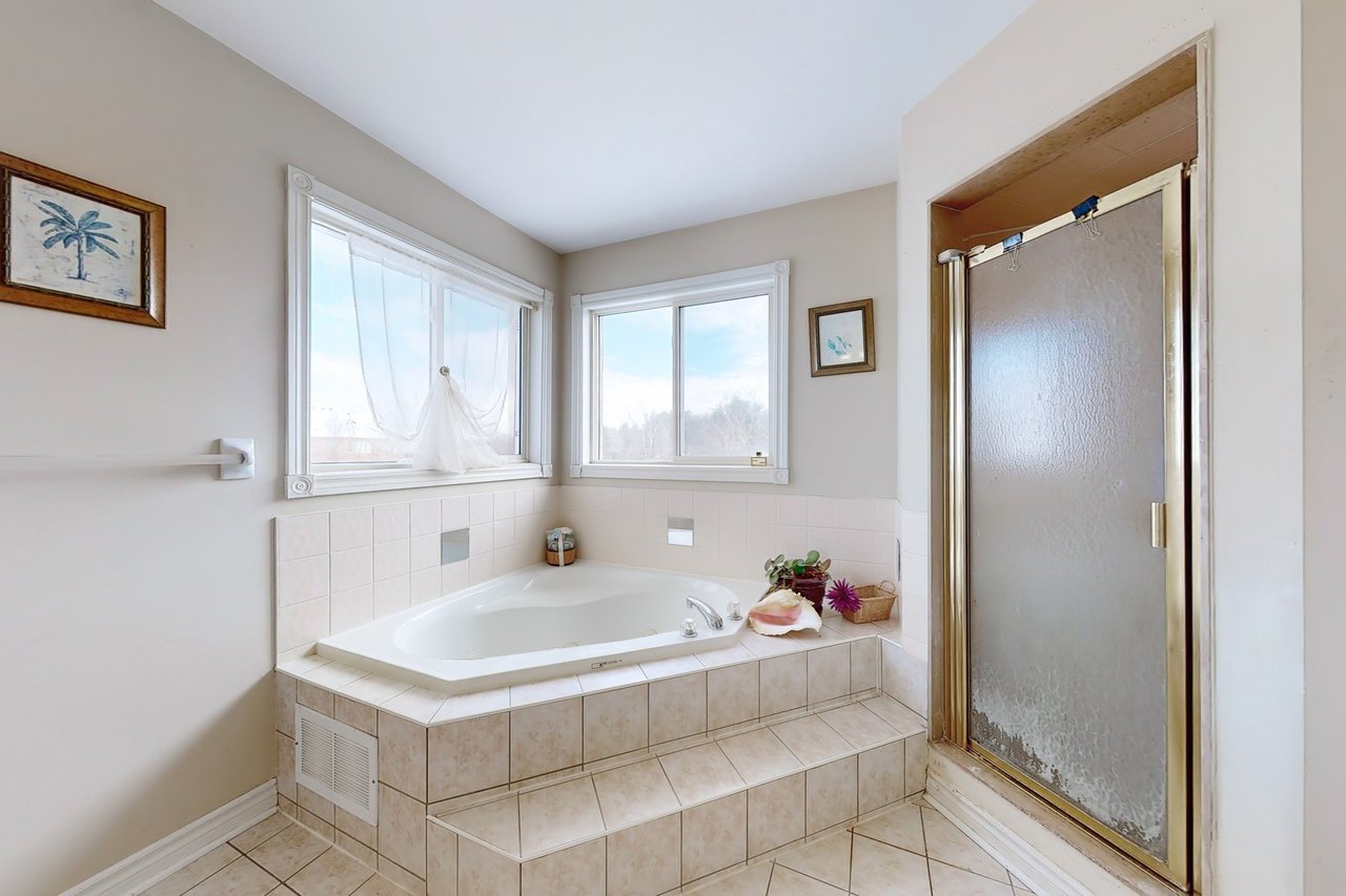 189 Humberland Dr
