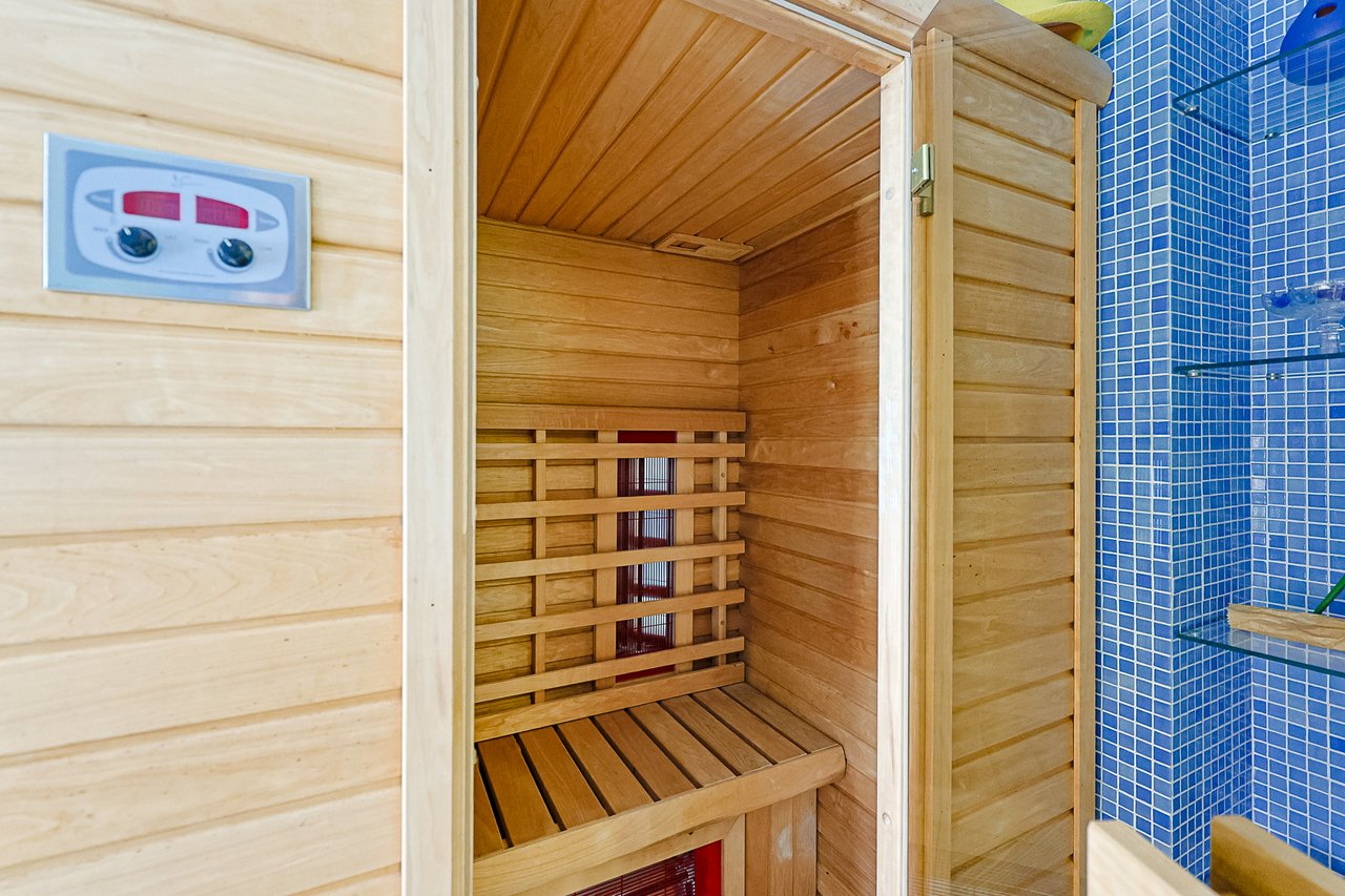 Exclusive 4,000 m² Estate in Azeitão with Tennis Court, Spa & Approved Development Project