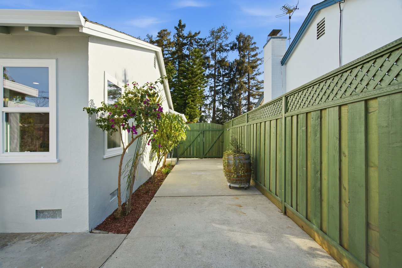 946 Los Padres Boulevard