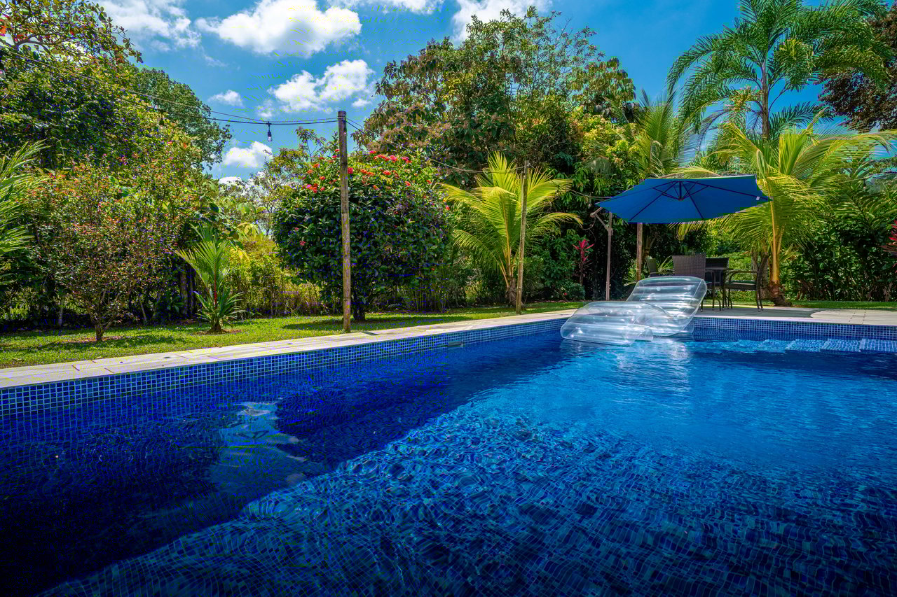 Beautiful Casa Tucán Escape, Tres Rios,  Gorgeous Mountain View with Room to Build!