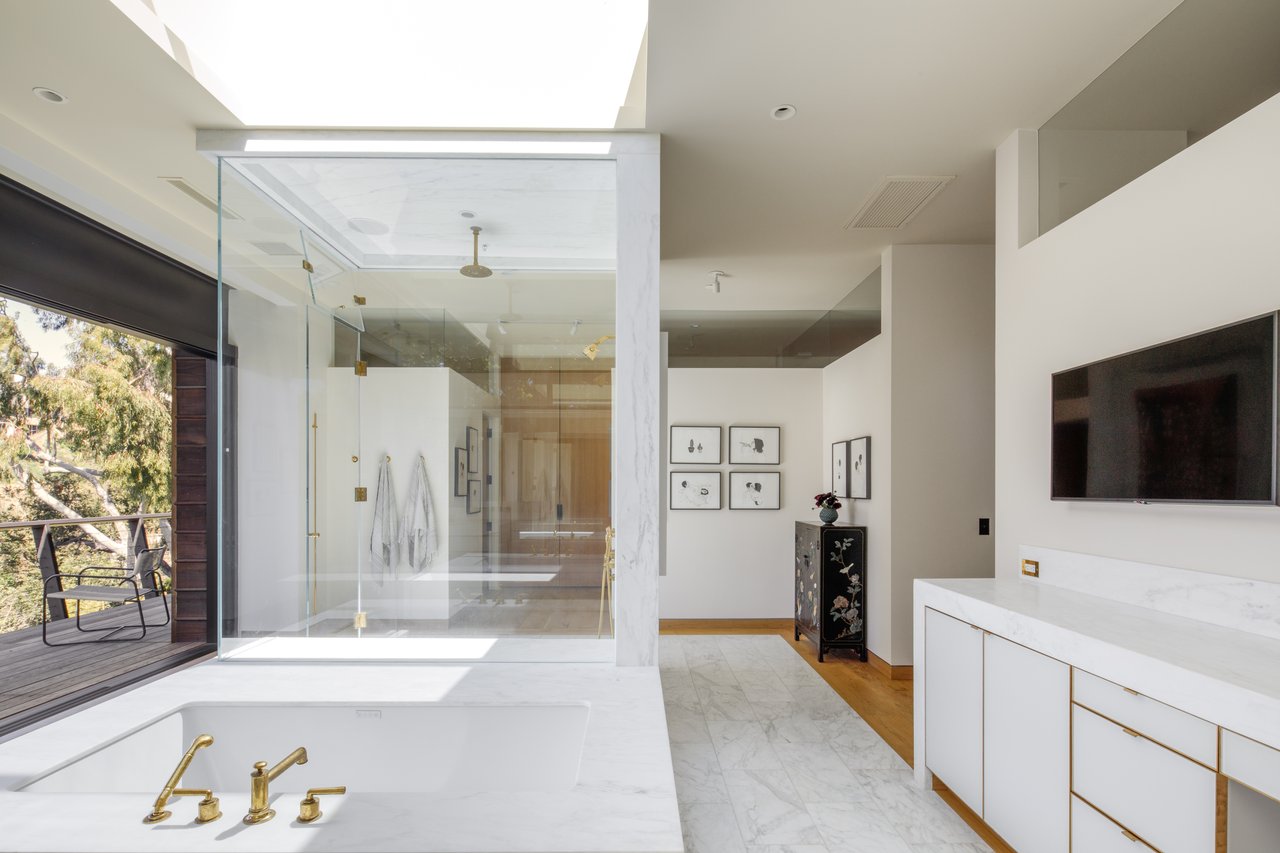 527 Latimer Rd, Santa Monica 