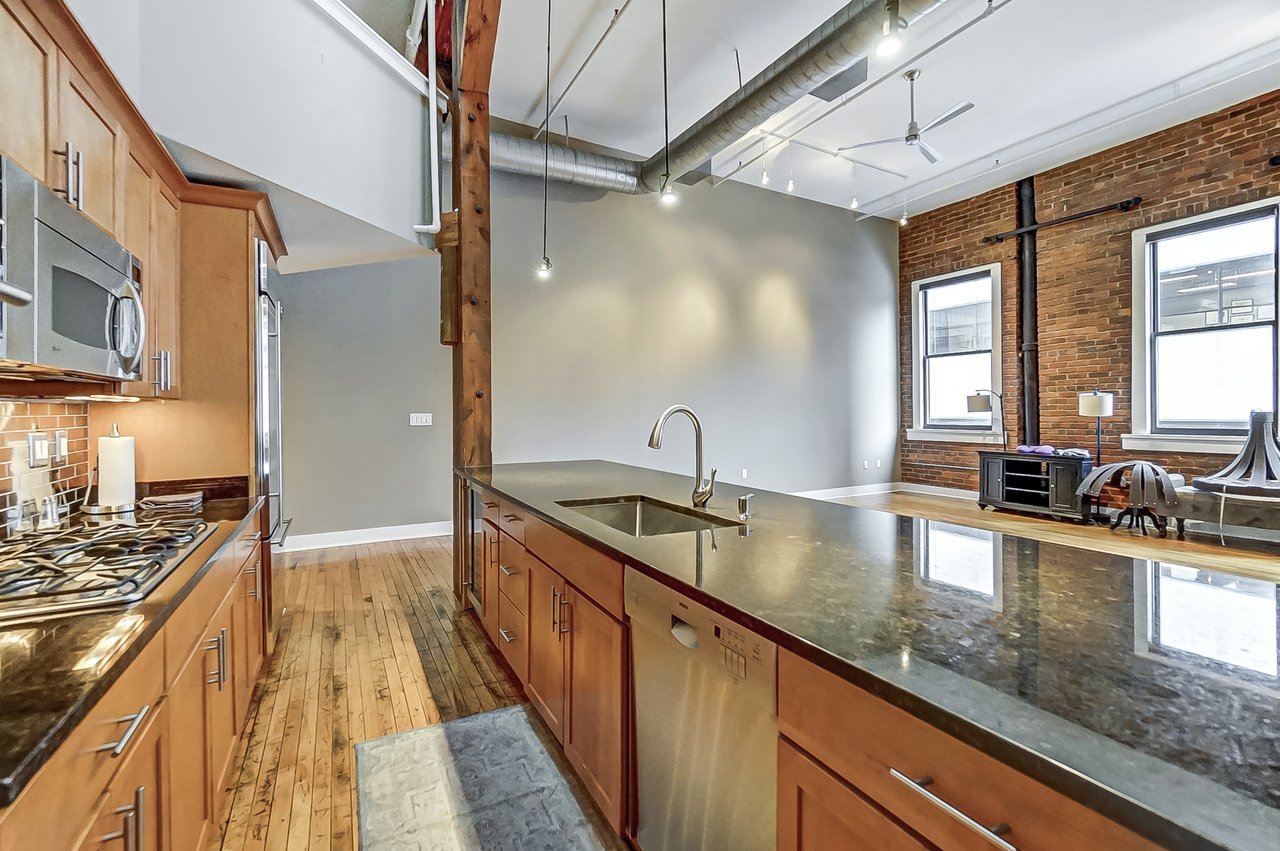 26 E 6th St. (3 units available.) #702, #802 #803