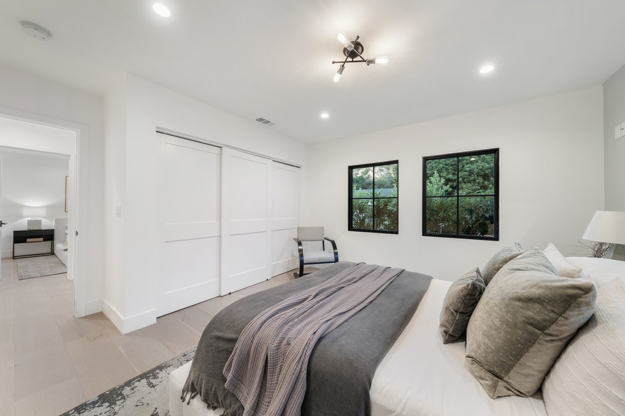3721 Woodcliff Avenue, Sherman Oaks