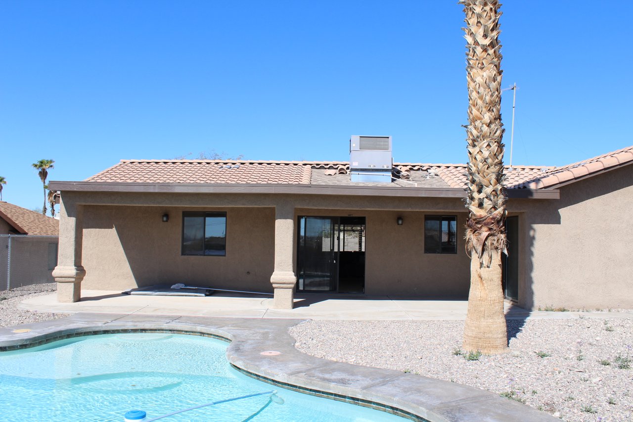 2360 Huntington Dr.
