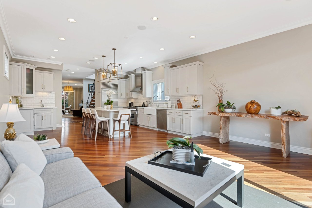 2115 W Superior Street 