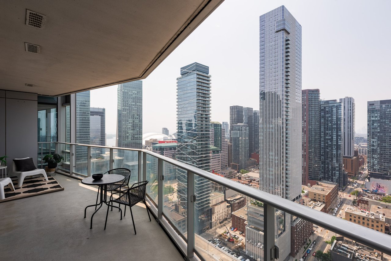 Suite 3203- 180 University Avenue