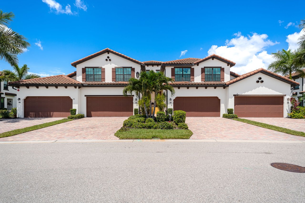 12027 Hawthorn Lake Drive, Unit 202, Florida