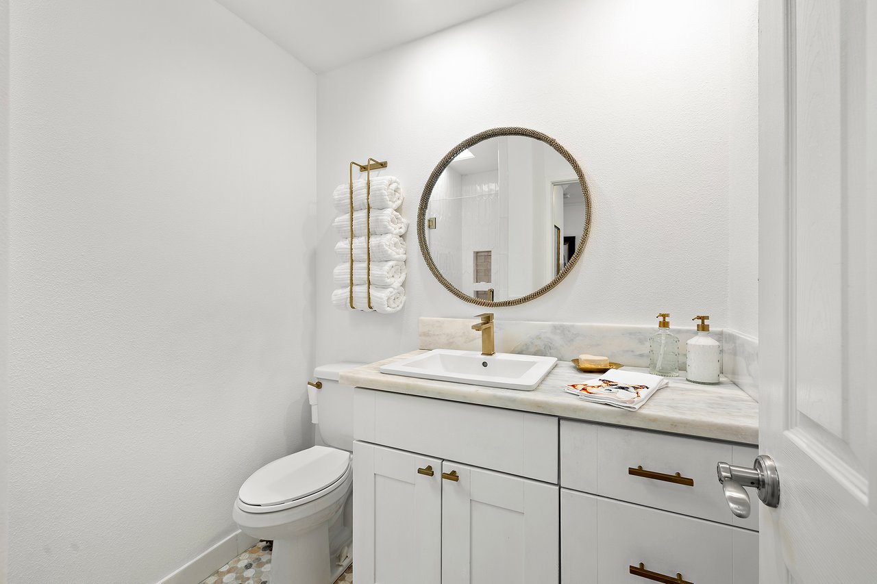 2127 Avenida Espada 210