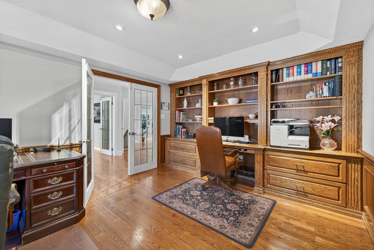 6 Falling Leaf Crt, Aurora