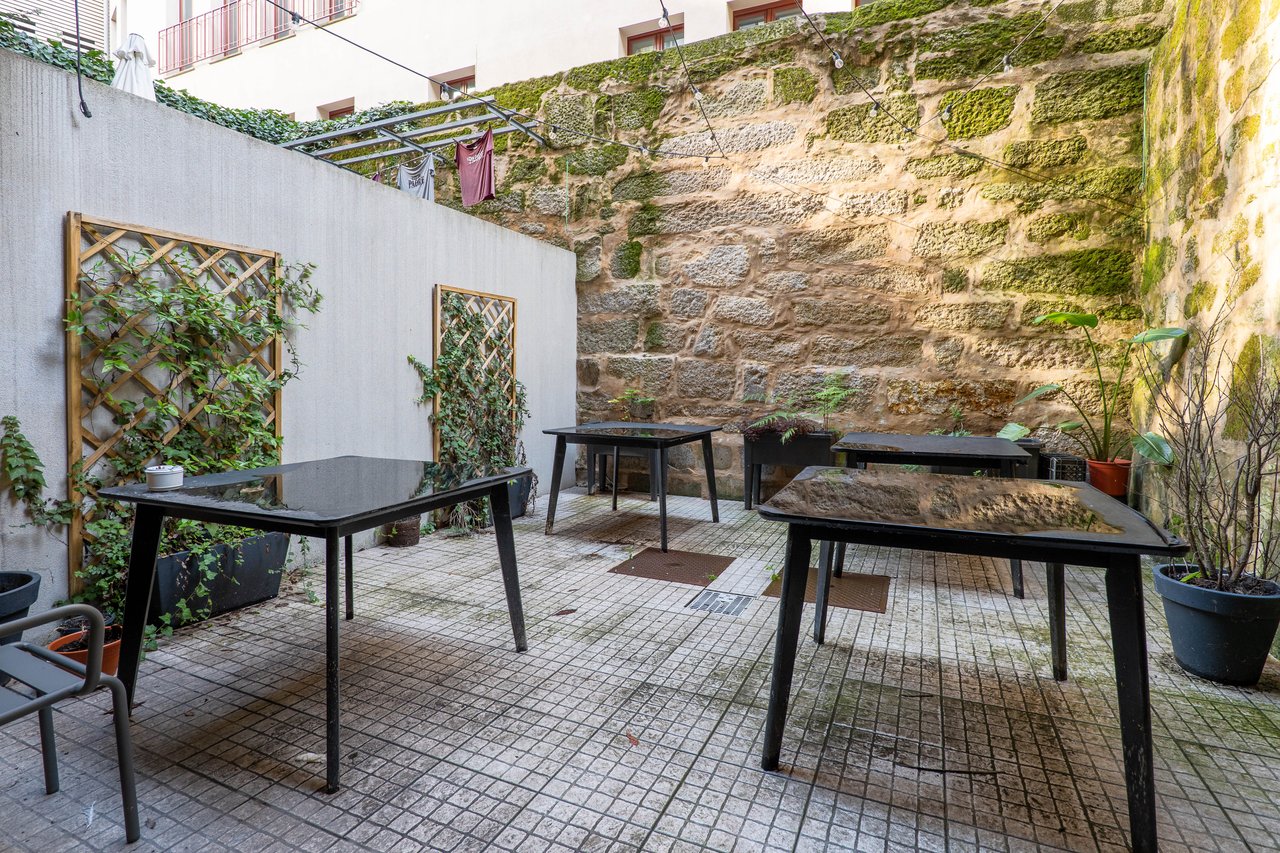 Prime Fine-Dining Restaurant Business Transfer (“Trespasse”) in Central Porto