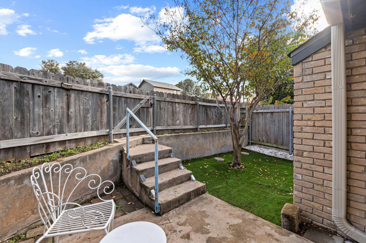Bright & Chic Corner Lot Home in Coppertree Condos