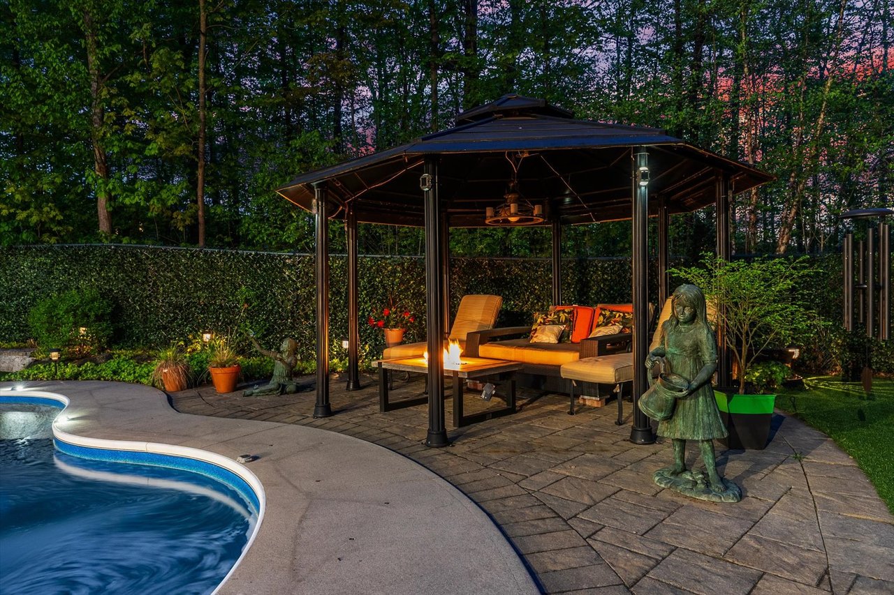 1662 Roundleaf Court